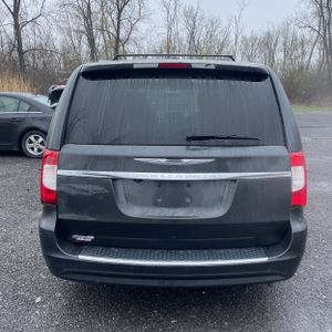 CHRYSLER TOWN & COUNTRY TOURING - 7