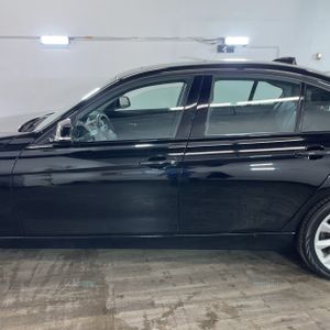 BMW 320I XDRIVE - 4