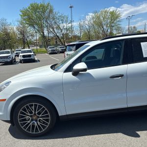 PORSCHE CAYENNE S - 2