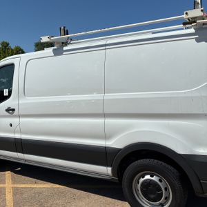 FORD TRANSIT 150 - 6