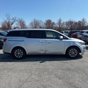 KIA SEDONA L - 10