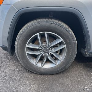 2019 JEEP GRAND CHEROKEE LAREDO E — миниатюра 17