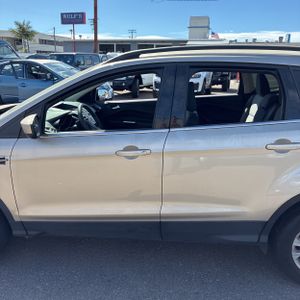 FORD ESCAPE SE - 4