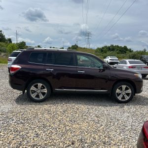 صورة 10 لـ 2013 Toyota HIGHLANDER LIMITED