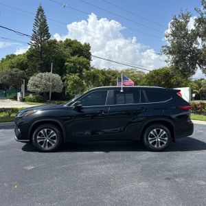 صورة 3 لـ 2023 Toyota HIGHLANDER XLE