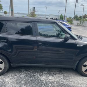صورة 9 لـ 2015 KIA SOUL BASE