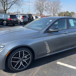 MERCEDES-BENZ E-CLASS - 2