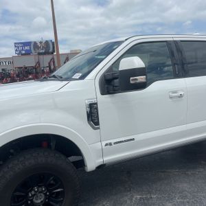 FORD F-250 SUPER DUTY LARIAT - 2