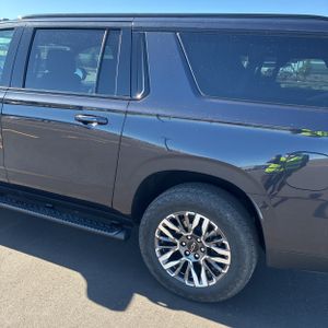 CHEVROLET SUBURBAN - 6