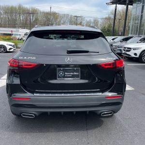 MERCEDES-BENZ GLA - 7