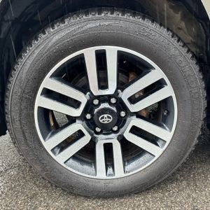 صورة مصغرة 17 لـ 2022 Toyota 4RUNNER LIMITED