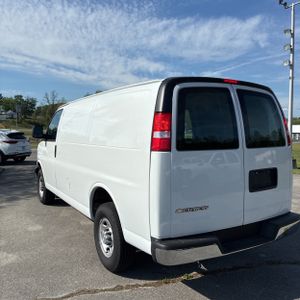 CHEVROLET EXPRESS 2500 - 5