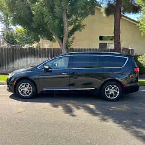 2018 Chrysler PACIFICA LIMITED — фото 3