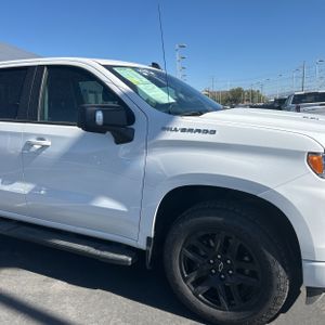 صورة 13 لـ 2024 Chevrolet SILVERADO 1500 RST