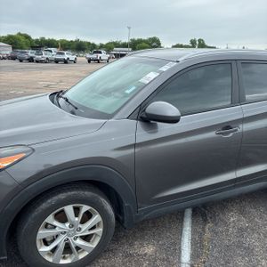 HYUNDAI TUCSON VALUE - 2