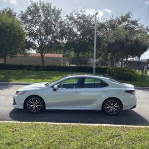 2023 Toyota CAMRY XLE photo 3