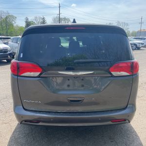 CHRYSLER PACIFICA TOURING - 7
