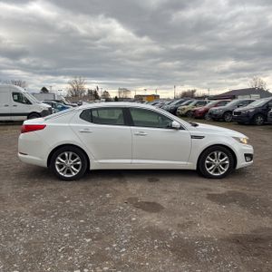 KIA OPTIMA LX - 10