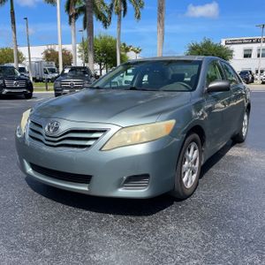 Toyota Camry Base - 1