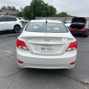 HYUNDAI ACCENT SE - 7