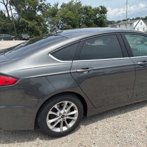 2019 FORD FUSION SE photo 9