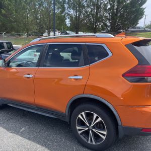 2019 Nissan ROGUE SV — фото 5