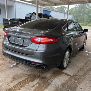 FORD FUSION SE - 8