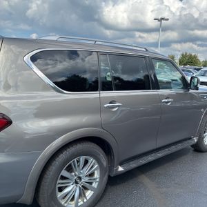 2019 Infiniti QX80 LUXE — фото 9