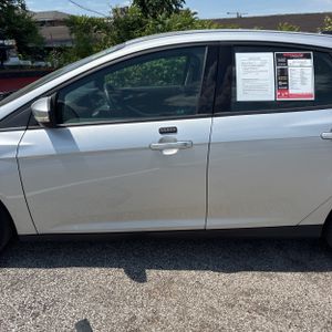 FORD FOCUS SE - 4