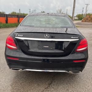 MERCEDES-BENZ E-CLASS - 7