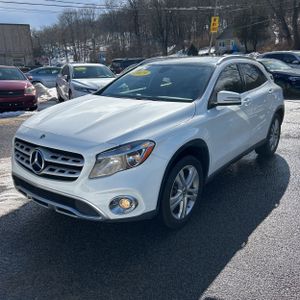 MERCEDES-BENZ GLA - 1