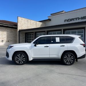 Lexus LX 600 Premium - 3