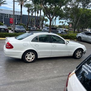 2004 Mercedes-BENZ E-CLASS 照片 10