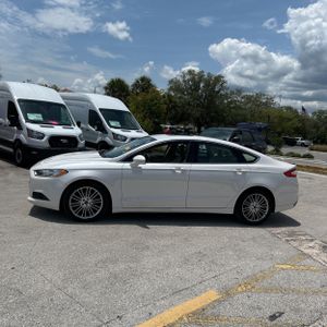FORD FUSION SE - 3