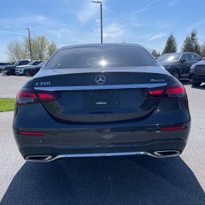 MERCEDES-BENZ E-CLASS - 7