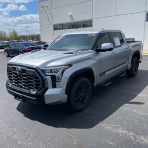 TOYOTA TUNDRA - 1