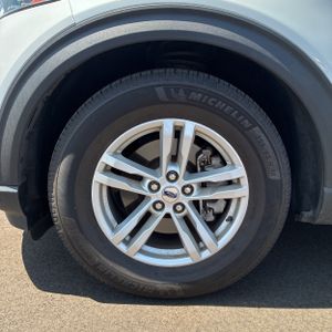 صورة مصغرة 17 لـ 2021 FORD EXPLORER XLT