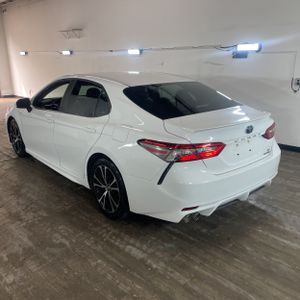صورة 5 لـ 2018 Toyota CAMRY HYBRID SE