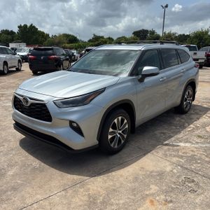 صورة 1 لـ 2021 Toyota HIGHLANDER XLE