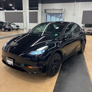 TESLA MODEL Y LONG RANGE - 1
