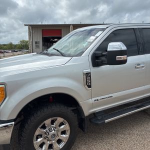 FORD F-250 SUPER DUTY LARIAT - 2