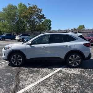 FORD ESCAPE PLATINUM - 3