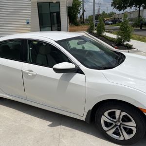 2018 Honda CIVIC LX — миниатюра 13