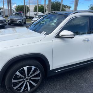 2023 Mercedes-BENZ GLB photo 2