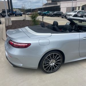 MERCEDES-BENZ E-CLASS - 9