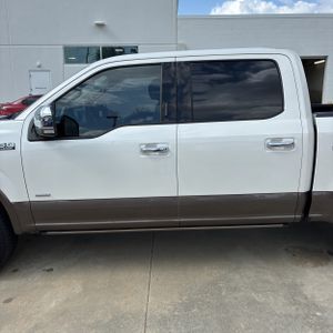 FORD F-150 LARIAT - 4