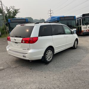صورة 8 لـ 2010 Toyota SIENNA XLE