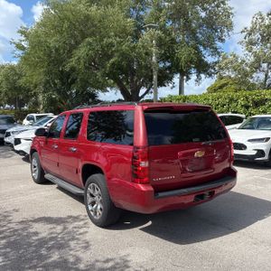 CHEVROLET SUBURBAN LT - 5