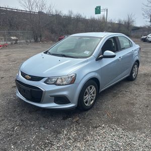 CHEVROLET SONIC LS AUTO - 1