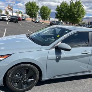 HYUNDAI ELANTRA SEL - 2